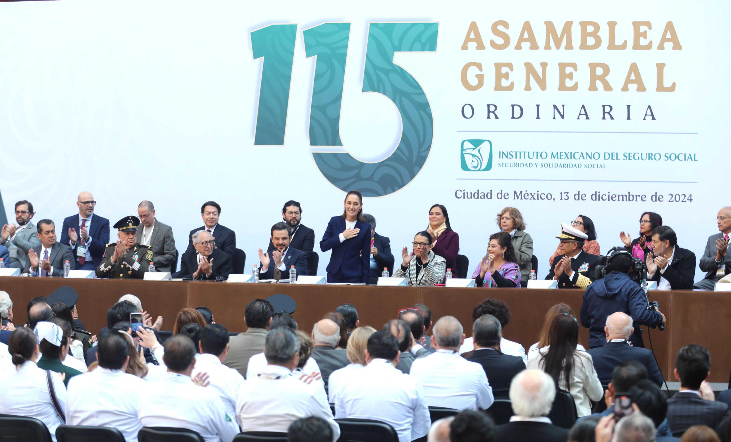 Es tiempo del IMSS con A, que escucha, aprende, acude al llamado y resuelve Zoé Robledo