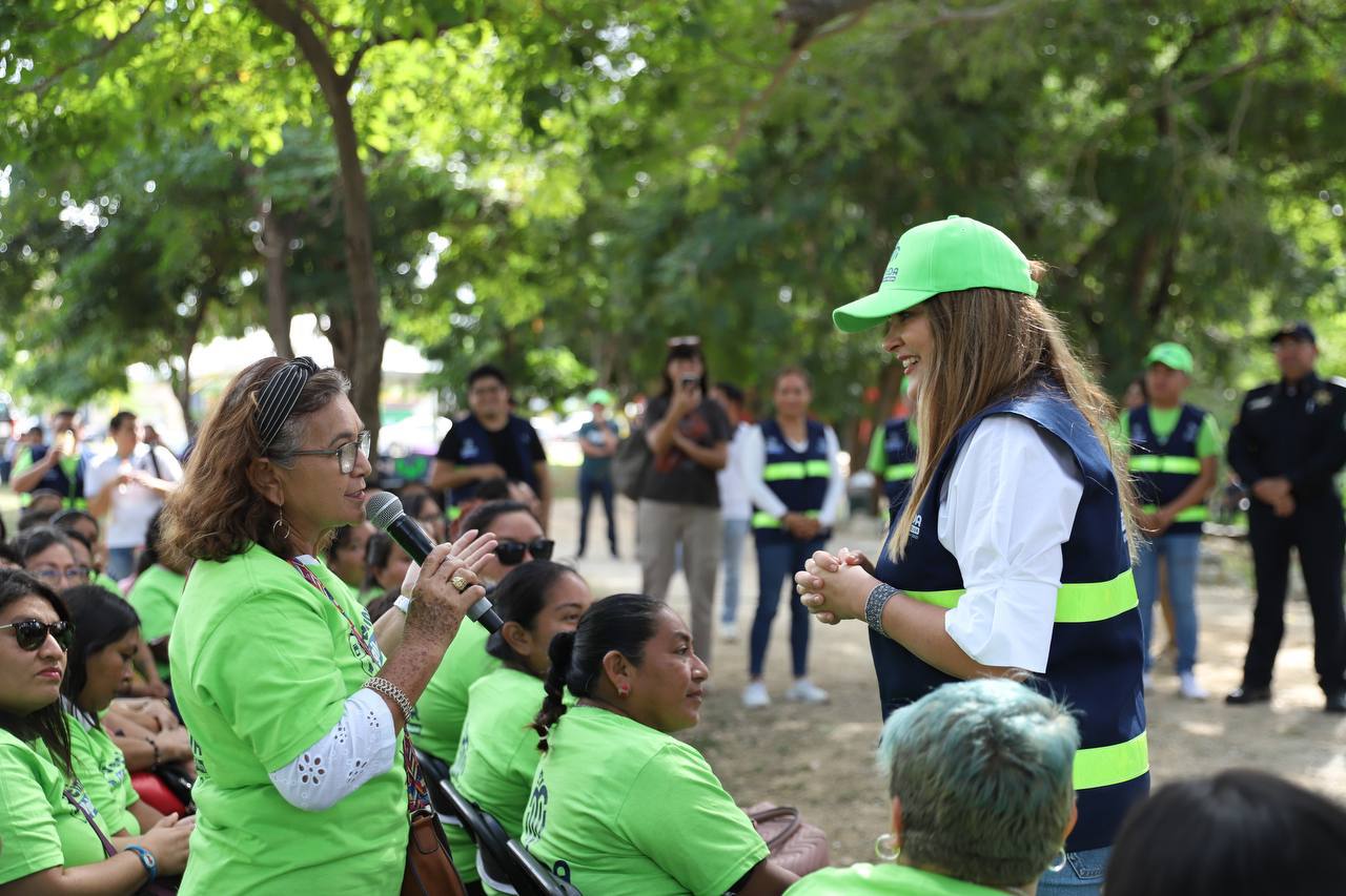 Toma protesta Cecilia Patrón a comités de Vecinos Vigilantes