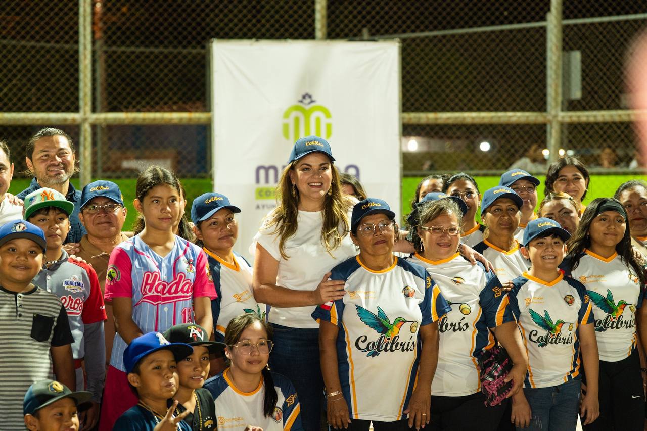 Entrega Cecilia Patrón campo de béisbol diseñado por vecinos de Emiliano Zapata Sur