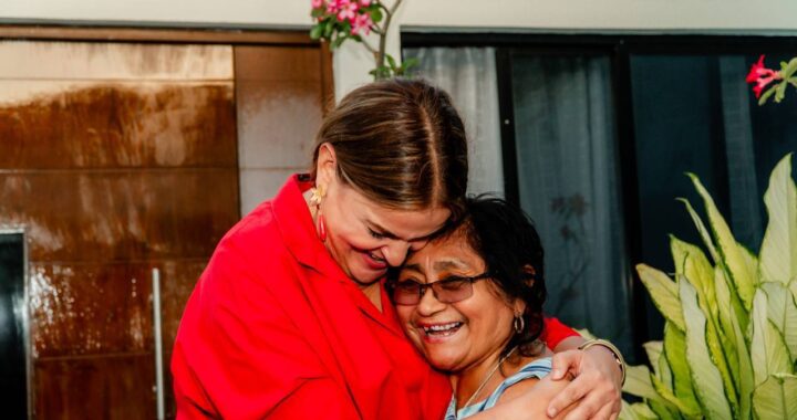 Entrega Cecilia Patrón mejoras en viviendas de personas mayores del oriente de Mérida