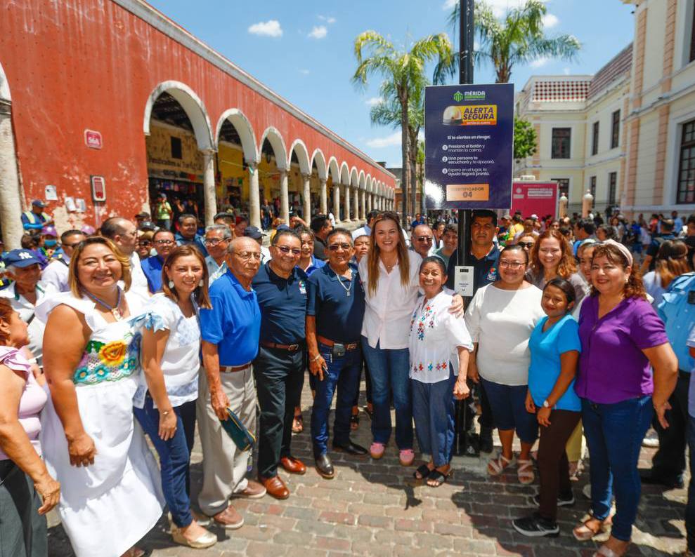 Cuida Cecilia Patrón de las meridanas con botón de alerta en el Portal de Granos