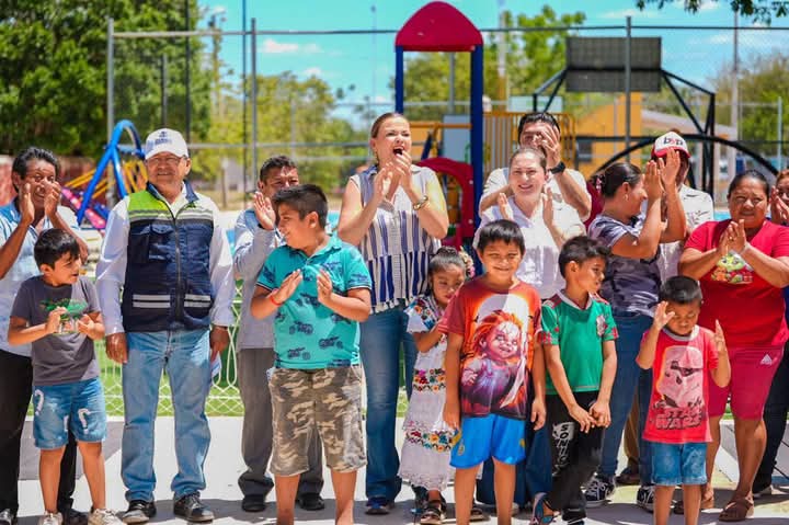 Entrega Cecilia Patrón obras y recoge gestiones en comisarías del sur de Mérida